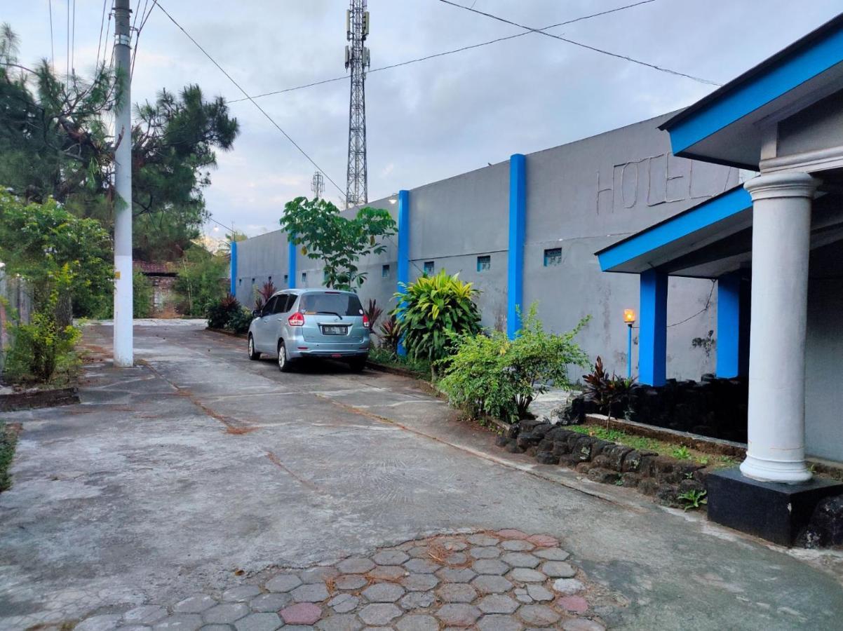 Hotel Dirgantara Parakan  Exterior photo